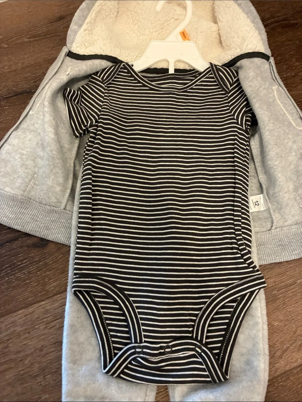 Carter Baby Boy 3 Piece Outfit. Gray & white Polar Bear. 12 month. New!